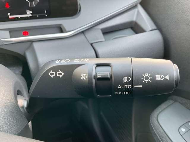 オーラ １．２　Ｇ　ドラレコ・ＥＴＣ・アラウンドビューモニター　自動（被害軽減）ブレーキ　ＬＥＤ　ＬＫＡ　ＥＴＣ　ドライブレコーダー　カーテンエアバッグ　アルミホイール　禁煙　インテリジェントキー　パワーウィンドウ　フルオートエアコン　キーレスエントリー　ナビＴＶ（12枚目）