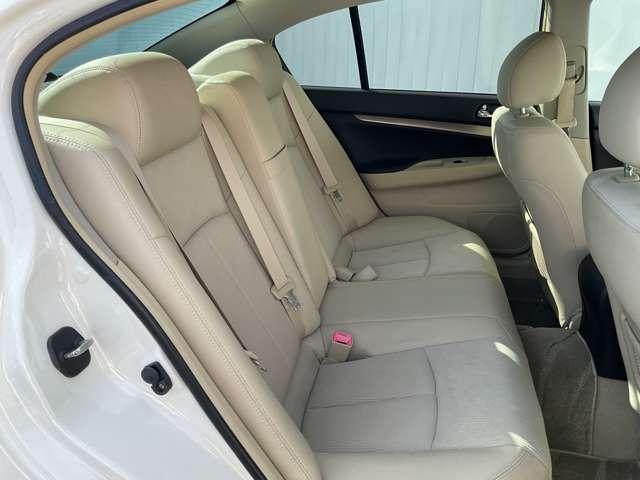 スカイライン 2.5 250GT バックモニター・ドラレコ・電動シート・メ バックカメラ ETC 点検記録簿 ナビTV オートエアコン キーレスエントリー パワーウィンドウ パワーステアリング エアバッグ Wエアバッグ ワンセグTV ABS インテリキ AW(26枚目)