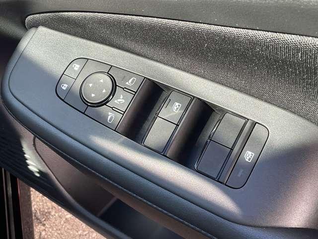 ノート １．２　Ｘ　衝突被害軽減ブレ－キ　全方位カメラ　ＥＴＣ付　ＬＥＤヘッドライト　レーダークルーズ　レーンアシスト　インテリジェントキー　ワンオーナー　ドラレコ　整備記録簿　ワンセグＴＶ　ＴＶナビ　メモリーナビ（5枚目）