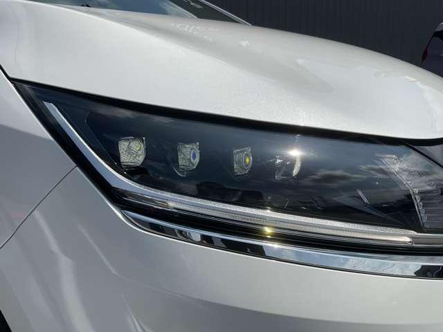 ノート １．２　Ｘ　日産純正メモリーナビ付　リアカメラ　衝突被害軽減ブレ－キ　ＬＥＤヘッドライト　レーンアシスト　インテリジェントキー　アイドリングストップ　盗難防止システム　ワンセグＴＶ　ＴＶナビ　サイドカーテンエアバック　メモリーナビ（8枚目）