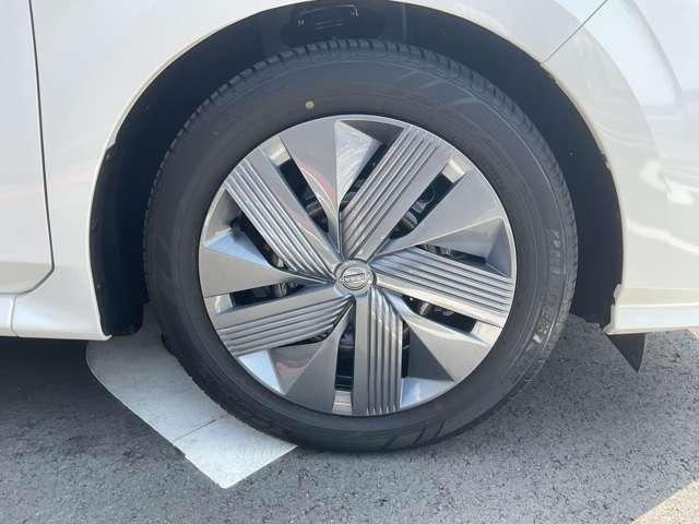 ノート １．２　Ｘ　日産純正メモリーナビ付　リアカメラ　衝突被害軽減ブレ－キ　ＬＥＤヘッドライト　レーンアシスト　インテリジェントキー　アイドリングストップ　盗難防止システム　ワンセグＴＶ　ＴＶナビ　サイドカーテンエアバック　メモリーナビ（10枚目）