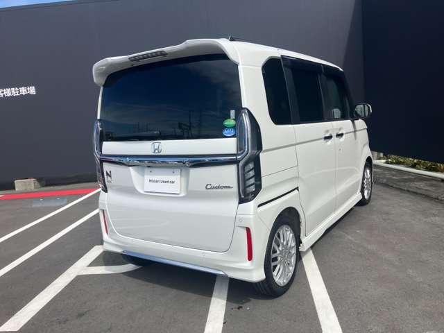 Ｎ－ＢＯＸカスタム カスタム　６６０　Ｌ　ターボ　衝突軽減ブレーキサポート　ＬＥＤヘッドライ　車線逸脱警報システム　アルミ　アイドリングＳ　ＰＳ　カーテンエアバック　エアバック　スマートキープッシュスタート　ＡＡＣ　ＡＢＳ　バックカメラ付き　ＥＴＣ（3枚目）