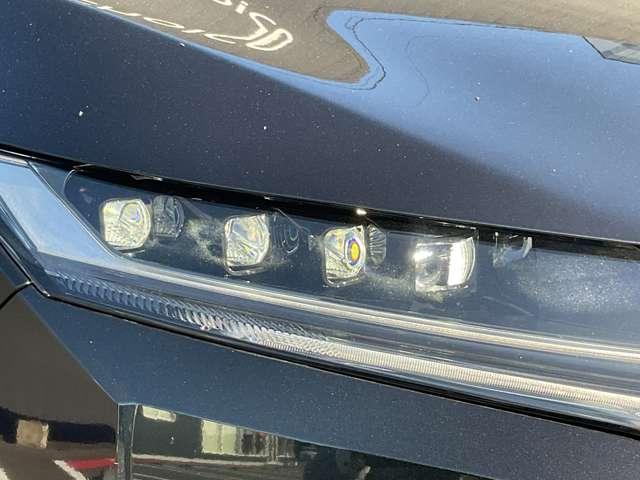 オーラ １．２　Ｇ　日産純正メモリーナビ付き　自動（被害軽減）ブレーキ　ＬＥＤ　ＬＫＡ　サイドカメラ　ＥＴＣ　ドライブレコーダー　カーテンエアバッグ　イモビライザー　アルミホイール　インテリジェントキー　パワーウィンドウ　フルオートエアコン（6枚目）