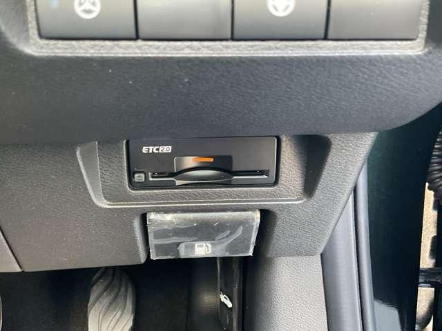 オーラ １．２　Ｇ　日産純正メモリーナビ付き　自動（被害軽減）ブレーキ　ＬＥＤ　ＬＫＡ　サイドカメラ　ＥＴＣ　ドライブレコーダー　カーテンエアバッグ　イモビライザー　アルミホイール　インテリジェントキー　パワーウィンドウ　フルオートエアコン（12枚目）
