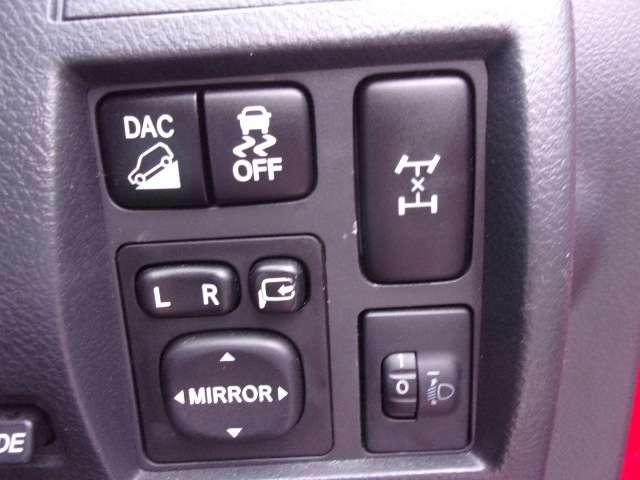 ラッシュ 1.5 X 4WD 切替4WD キーレスキー デュアルエアバッグ ワンセグ ETC車載器 パワーウィンドウ パワーステアリング メモリーナビ(11枚目)