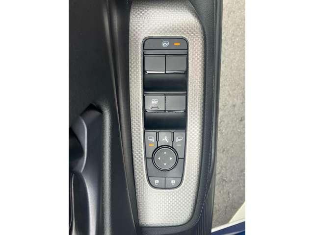 ノート 1.2 S 日産純正大画面ナビ・AVM・ドラレコ・LEDヘ 軽減ブレーキ 360°カメラ TV LDW バックカメラ サイドカメラ インテリキー イモビライザー LEDヘッド ドライブレコーダー ワンセグTV付き オートエアコン サイドエアバッグ リモコンキー(13枚目)