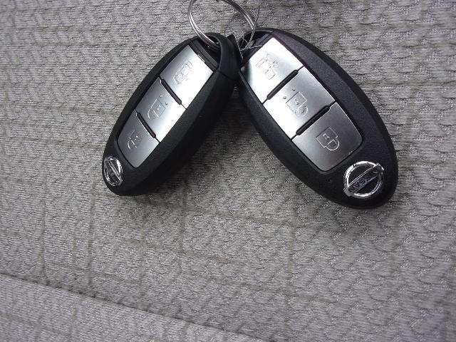 ルークス ６６０　Ｘ　アラモニ　前後衝突軽減ブレーキ　車線逸脱防止　ＥＴＣ　キーフリー　ドライブレコーダー　ｉ－ｓｔｏｐ　フルオートエアコン　パワーウインドウ　バックカメラ　盗難防止　カーテンエアバッグ　Ｗエアバック（10枚目）