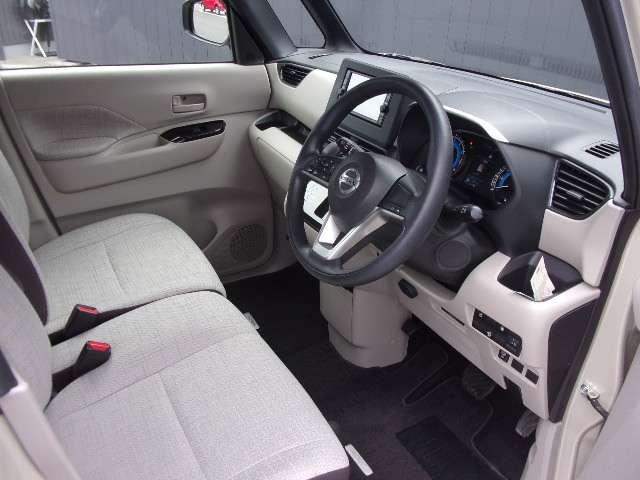 ルークス ６６０　Ｘ　アラモニ　前後衝突軽減ブレーキ　車線逸脱防止　ＥＴＣ　キーフリー　ドライブレコーダー　ｉ－ｓｔｏｐ　フルオートエアコン　パワーウインドウ　バックカメラ　盗難防止　カーテンエアバッグ　Ｗエアバック（17枚目）