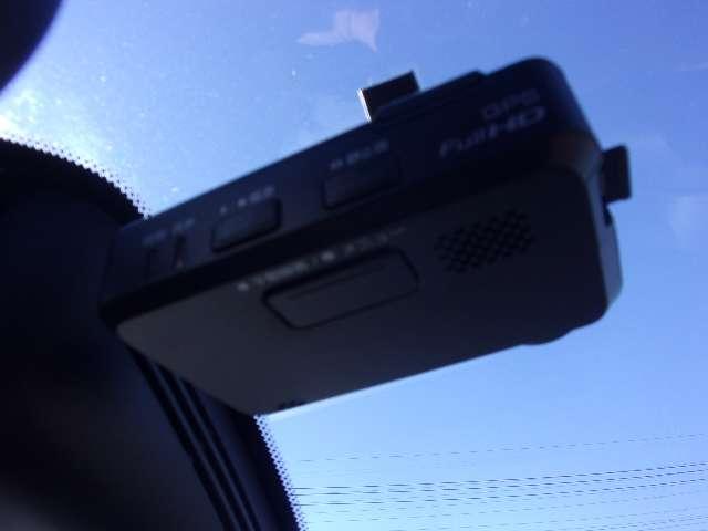 セレナ 2.0 ハイウェイスター エマージェンシーブレーキ スマートキー&プッシュスタート メモリーナビゲーション 1オーナー LED キーレス ナビTV ETC車載器 ダブルエアバック ワンセグテレビ アルミホイル ABS ドライブレコーダー エアバック(14枚目)