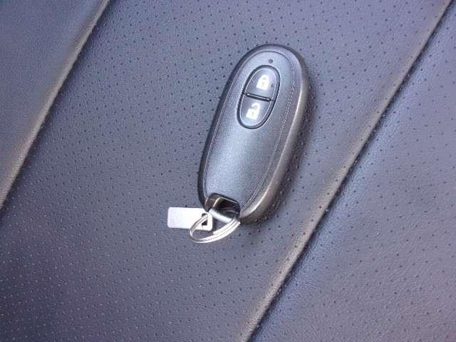 モコ ６６０　Ｘ　アイドリングストップ　セキュリティーアラーム　フルオートエアコン　キーフリー　助手席エアバッグ　ＡＢＳ　運転席エアバッグ　パワーステアリング　パワーウィンドウ（8枚目）