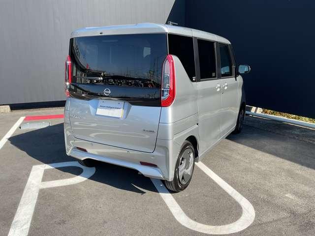 ルークス ６６０　Ｘ　日産純正メモリーナビゲーション付き　アラモニ　前後衝突軽減ブレーキ　車線逸脱防止　スマートキー　キーフリー　ドライブレコーダー　ｉ－ｓｔｏｐ　フルオートエアコン　パワーウインドウ　バックカメラ　盗難防止　カーテンエアバッグ　Ｗエアバック（3枚目）