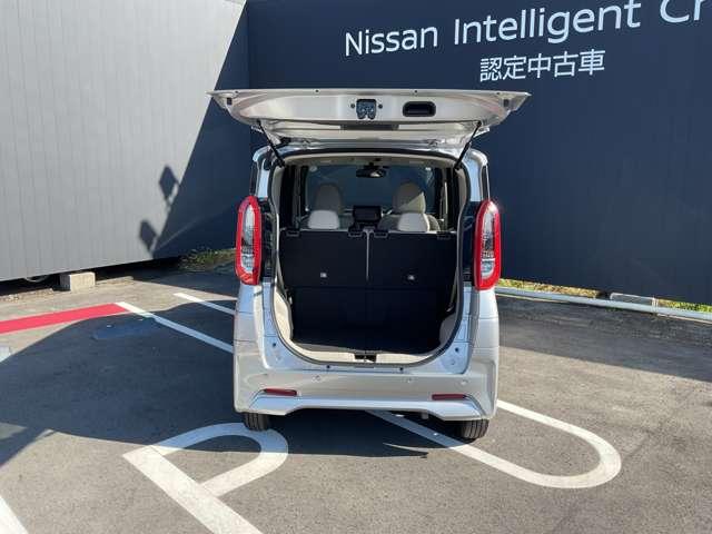 ルークス ６６０　Ｘ　日産純正メモリーナビゲーション付き　アラモニ　前後衝突軽減ブレーキ　車線逸脱防止　スマートキー　キーフリー　ドライブレコーダー　ｉ－ｓｔｏｐ　フルオートエアコン　パワーウインドウ　バックカメラ　盗難防止　カーテンエアバッグ　Ｗエアバック（10枚目）