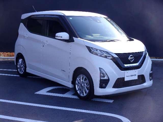 デイズ 660 ハイウェイスターX エマージェンシーブレーキ ブレーキサポート 全周囲カメラ LED ドライブレコーダー イモビライザー インテリジェントキー ETC レーンキープ バックカメラ ナビTV アイドリングストップ オートエアコン デュアルエアバッグ(6枚目)