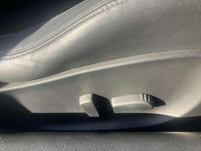 スカイライン ３．７　３７０ＧＴ　タイプＳ　６速マニュアル　サイドエアバック　キーレスエントリー　パワーステアリング　セキュリティー　パワーウィンドウ　オートエアコン　アルミホイール　ＡＢＳ　ＥＴＣ車載器　Ｂモニター　Ｗエアバッグ　ＨＤＤナビ　サイドカメラ（20枚目）