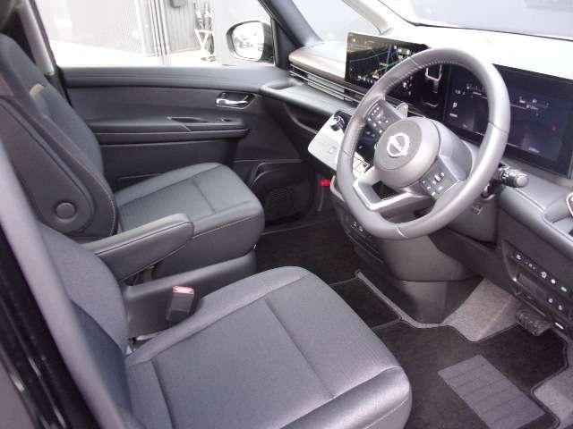 セレナ 2.0 ハイウェイスターV W電動スライド クルコン レーンアシスト 展示試乗車UP LEDランプ 盗難防止システム カーテンエアバッグ アルミホイール キーフリー メモリ-ナビ ナビTV エアコン ワンセグTV ABS(17枚目)