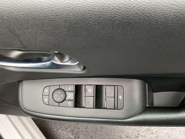 ノート 1.2 X 日産純正メモリーナビゲーション付き 衝突被害軽減ブレ-キ 全方位カメラ ETC付 LEDヘッドライト レーダークルーズ レーンアシスト インテリジェントキー ドラレコ アイドリングストップ 盗難防止システム ワンセグTV TVナビ(10枚目)