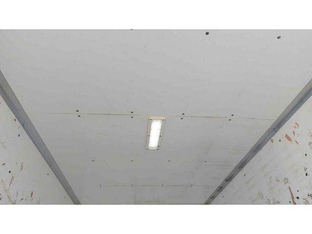 アトラストラック 　１．３５ｔパネルバン　トラック　４枚扉　ディーゼルターボ　ＡＴ　バックカメラ　キーレスエントリー　電動格納ミラー　エアコン　パワーウィンドウ　荷台内寸　長さ３１４ｃｍ　幅１６４ｃｍ　高さ１９４ｃｍ（6枚目）