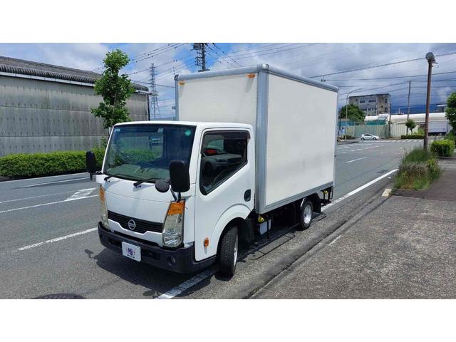 アトラストラック 　１．３５ｔパネルバン　はね上げゲート　階段付き　ＡＴ　後輪ダブル　バックカメラ　キーレスエントリー　電動格納ミラー　ターボ　エアコン　エアバッグ　荷台内寸　長さ３０７ｃｍ　幅１６４ｃｍ　高さ１９８ｃｍ（2枚目）