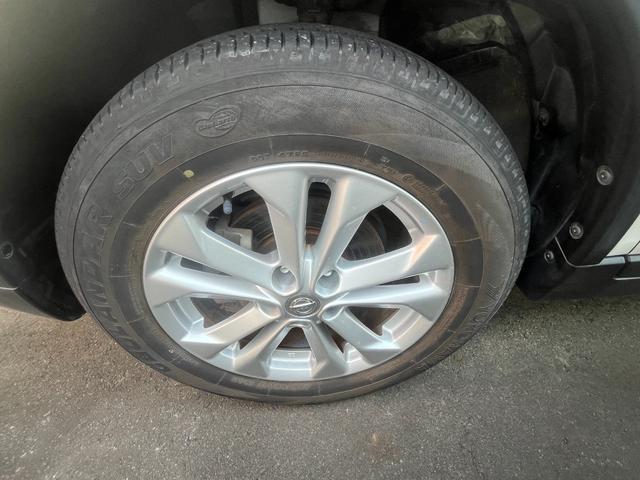 エクストレイル ２０Ｘ　ナビ　ＴＶ　オートライト　アルミホイール　スマートキー　アイドリングストップ　シートヒーター　ＣＶＴ　盗難防止システム　衝突安全ボディ　ＣＤ　ＵＳＢ　ミュージックプレイヤー接続可　ＡＢＳ　ＥＳＣ（42枚目）