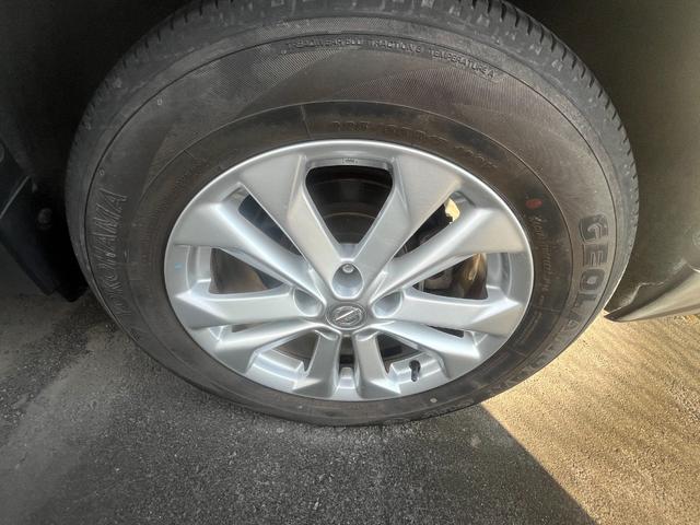 エクストレイル ２０Ｘ　ナビ　ＴＶ　オートライト　アルミホイール　スマートキー　アイドリングストップ　シートヒーター　ＣＶＴ　盗難防止システム　衝突安全ボディ　ＣＤ　ＵＳＢ　ミュージックプレイヤー接続可　ＡＢＳ　ＥＳＣ（43枚目）