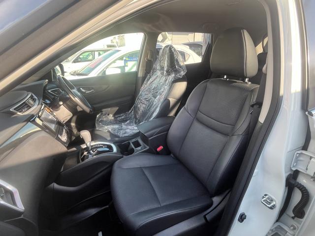 エクストレイル ２０Ｘ　ナビ　ＴＶ　オートライト　アルミホイール　スマートキー　アイドリングストップ　シートヒーター　ＣＶＴ　盗難防止システム　衝突安全ボディ　ＣＤ　ＵＳＢ　ミュージックプレイヤー接続可　ＡＢＳ　ＥＳＣ（57枚目）