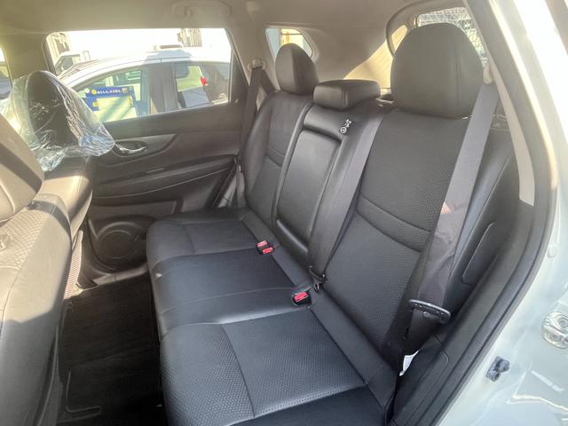 エクストレイル ２０Ｘ　ナビ　ＴＶ　オートライト　アルミホイール　スマートキー　アイドリングストップ　シートヒーター　ＣＶＴ　盗難防止システム　衝突安全ボディ　ＣＤ　ＵＳＢ　ミュージックプレイヤー接続可　ＡＢＳ　ＥＳＣ（61枚目）