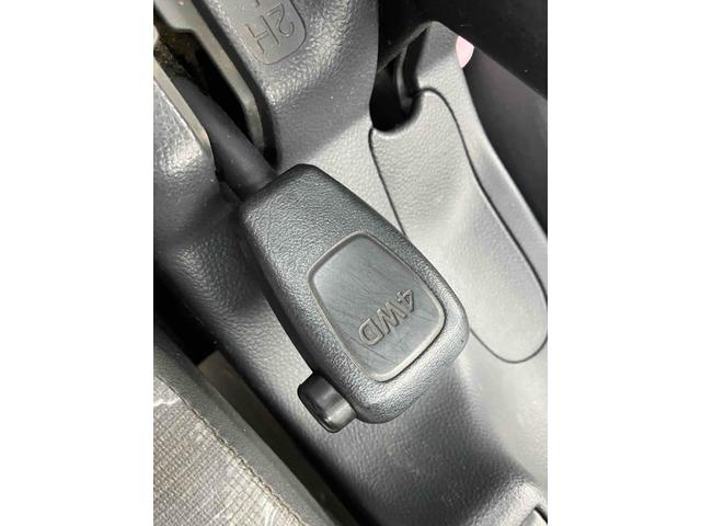 キャリイトラック ＫＣ　４ＷＤ　軽トラック　ＭＴ　エアコン　外装板金塗装仕上げ済み　４ナンバー（5枚目）