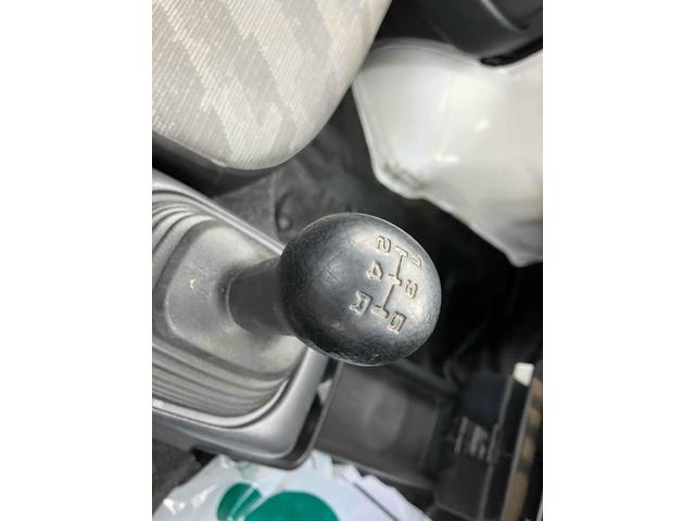 キャリイトラック ＫＣ　４ＷＤ　軽トラック　ＭＴ　エアコン　外装板金塗装仕上げ済み　４ナンバー（18枚目）