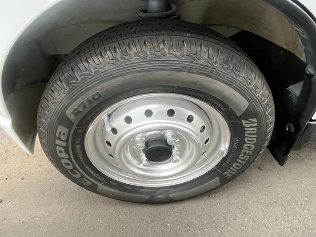 キャリイトラック ＫＣ　４ＷＤ　軽トラック　ＭＴ　エアコン　外装板金塗装仕上げ済み　４ナンバー（32枚目）
