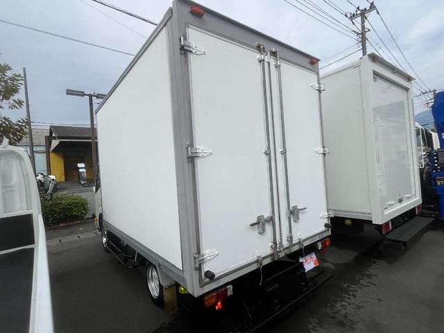 ダイナトラック 　１．２５ｔパネルバン　観音開き　ジャストロー　ＡＴ　後輪ダブル　キーレスエントリー　電動ミラー　ターボ　エアコン　パワーウィンドウ　エアバッグ　荷台内寸　長さ３０５ｃｍ　幅１７９ｃｍ　高さ１９４ｃｍ（32枚目）
