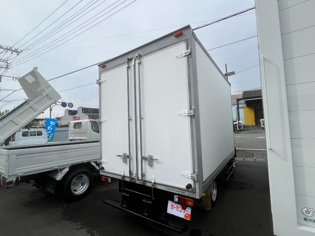 ダイナトラック 　１．２５ｔパネルバン　観音開き　ジャストロー　ＡＴ　後輪ダブル　キーレスエントリー　電動ミラー　ターボ　エアコン　パワーウィンドウ　エアバッグ　荷台内寸　長さ３０５ｃｍ　幅１７９ｃｍ　高さ１９４ｃｍ（34枚目）