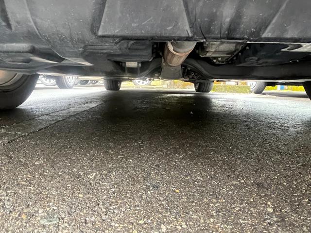 エルグランド 250ハイウェイスターアーバンクロム ナビ TV 両側電動スライドドア オートライト HID スマートキー 電動ミラー 3列シート 7人乗り ハーフレザーシート オットマン CVT アルミホイール Bluetooth 18インチアルミ(47枚目)