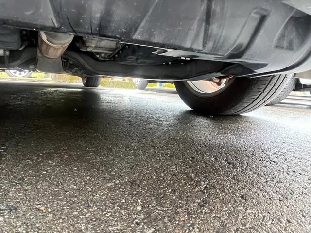 エルグランド 250ハイウェイスターアーバンクロム ナビ TV 両側電動スライドドア オートライト HID スマートキー 電動ミラー 3列シート 7人乗り ハーフレザーシート オットマン CVT アルミホイール Bluetooth 18インチアルミ(48枚目)