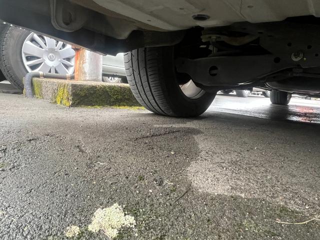 エルグランド 250ハイウェイスターアーバンクロム ナビ TV 両側電動スライドドア オートライト HID スマートキー 電動ミラー 3列シート 7人乗り ハーフレザーシート オットマン CVT アルミホイール Bluetooth 18インチアルミ(49枚目)