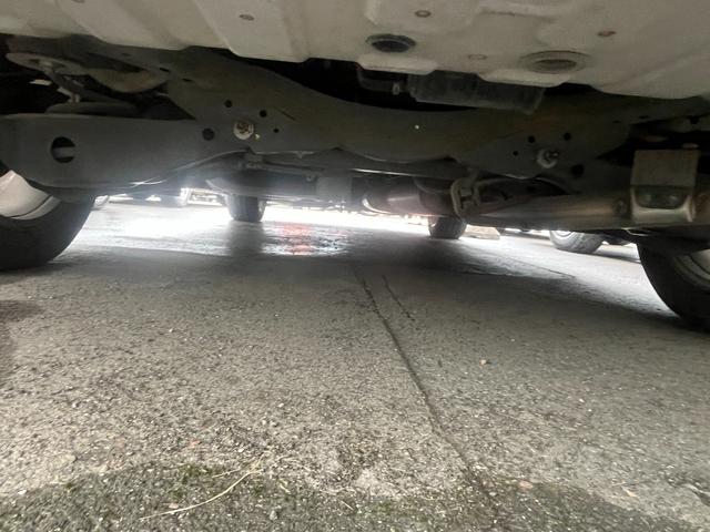 エルグランド 250ハイウェイスターアーバンクロム ナビ TV 両側電動スライドドア オートライト HID スマートキー 電動ミラー 3列シート 7人乗り ハーフレザーシート オットマン CVT アルミホイール Bluetooth 18インチアルミ(50枚目)