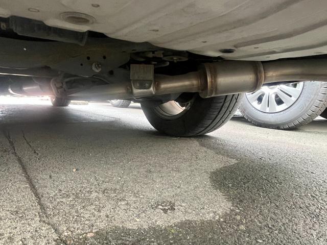 エルグランド 250ハイウェイスターアーバンクロム ナビ TV 両側電動スライドドア オートライト HID スマートキー 電動ミラー 3列シート 7人乗り ハーフレザーシート オットマン CVT アルミホイール Bluetooth 18インチアルミ(51枚目)