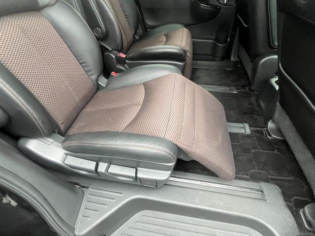 エルグランド 250ハイウェイスターアーバンクロム ナビ TV 両側電動スライドドア オートライト HID スマートキー 電動ミラー 3列シート 7人乗り ハーフレザーシート オットマン CVT アルミホイール Bluetooth 18インチアルミ(64枚目)