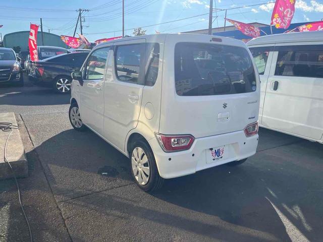 ワゴンＲ ハイブリッドＦＸ　ＥＴＣ　バックカメラ　ナビ　ＴＶ　クリアランスソナー　キーレスエントリー　アイドリングストップ　シートヒーター　ベンチシート　ＣＶＴ　盗難防止システム　ＡＢＳ　ＥＳＣ　衝突安全ボディ　エアコン（4枚目）