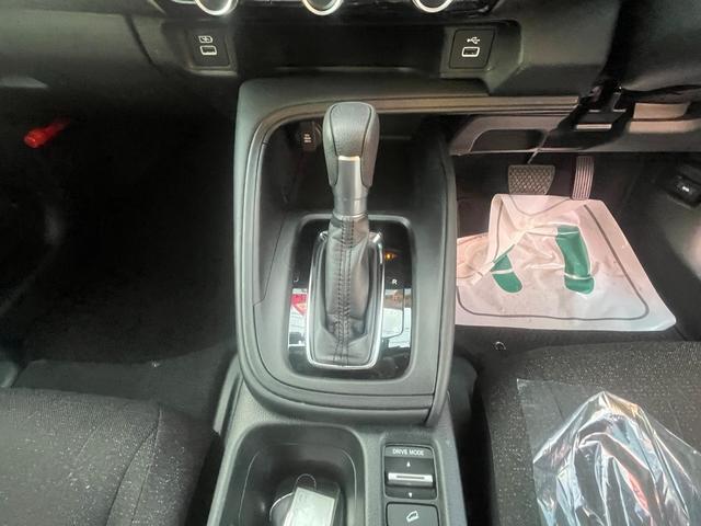 ヴェゼル ｅ：ＨＥＶ　Ｘ　Ｂｌｕｅｔｏｏｔｈ　フルセグＥＴＣ　バックカメラ　クリアランスソナー　オートクルーズコントロール　衝突被害軽減システム　ナビ　ＬＥＤヘッドランプ　アルミホイール　スマートキー　ＣＶＴ　盗難防止システム（12枚目）