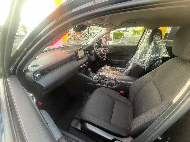 ヴェゼル ｅ：ＨＥＶ　Ｘ　Ｂｌｕｅｔｏｏｔｈ　フルセグＥＴＣ　バックカメラ　クリアランスソナー　オートクルーズコントロール　衝突被害軽減システム　ナビ　ＬＥＤヘッドランプ　アルミホイール　スマートキー　ＣＶＴ　盗難防止システム（20枚目）