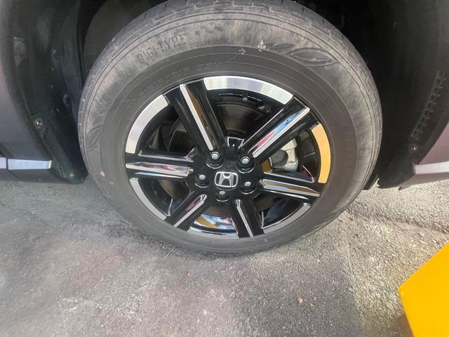 ヴェゼル ｅ：ＨＥＶ　Ｘ　Ｂｌｕｅｔｏｏｔｈ　フルセグＥＴＣ　バックカメラ　クリアランスソナー　オートクルーズコントロール　衝突被害軽減システム　ナビ　ＬＥＤヘッドランプ　アルミホイール　スマートキー　ＣＶＴ　盗難防止システム（53枚目）