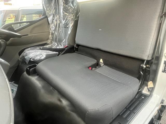 キャンター 　２トン強化ダンプ　コボレーン　中間ピン　外装板金ペイント　低床　後輪ダブル　レーンアシスト　ＥＴＣ　キーレスエントリー（49枚目）