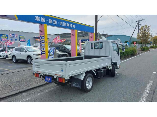 エルフトラック 　２ｔ　低床トラック　ＥＴＣ　ナビ　キーレスエントリー　ディーゼルターボ　長さ３１１ｃｍ　幅１６２ｃｍ　外装板金ペイント（3枚目）