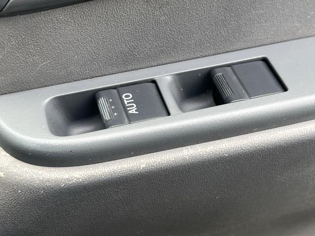 エルフトラック 　２ｔ　低床トラック　ＥＴＣ　ナビ　キーレスエントリー　ディーゼルターボ　長さ３１１ｃｍ　幅１６２ｃｍ　外装板金ペイント（24枚目）