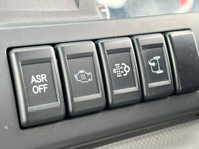 エルフトラック 　２ｔ　低床トラック　ＥＴＣ　ナビ　キーレスエントリー　ディーゼルターボ　長さ３１１ｃｍ　幅１６２ｃｍ　外装板金ペイント（25枚目）