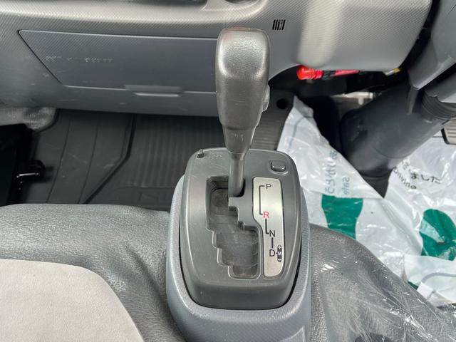 エルフトラック 　２ｔ　低床トラック　ＥＴＣ　ナビ　キーレスエントリー　ディーゼルターボ　長さ３１１ｃｍ　幅１６２ｃｍ　外装板金ペイント（32枚目）