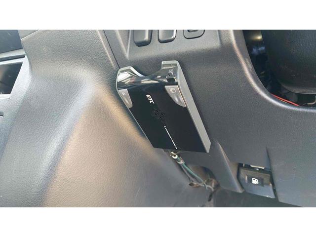 パジェロ ロング　ＧＲ　４ＷＤ　ドライブレコーダー　ＥＴＣ　バックカメラ　ナビ　ＴＶ　アルミホイール　キーレスエントリー　電動格納ミラー　ＡＴ　盗難防止システム　衝突安全ボディ　ＣＤ　ＵＳＢ　ＡＢＳ　ＥＳＣ　エアコン（9枚目）