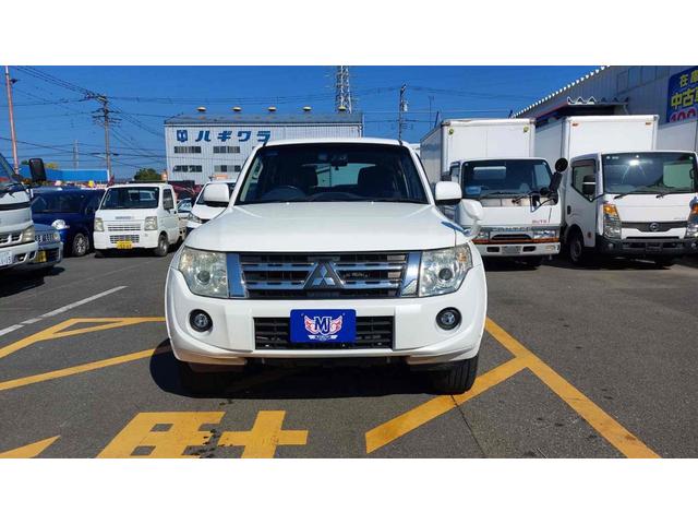 パジェロ ロング　ＧＲ　４ＷＤ　ドライブレコーダー　ＥＴＣ　バックカメラ　ナビ　ＴＶ　アルミホイール　キーレスエントリー　電動格納ミラー　ＡＴ　盗難防止システム　衝突安全ボディ　ＣＤ　ＵＳＢ　ＡＢＳ　ＥＳＣ　エアコン（12枚目）