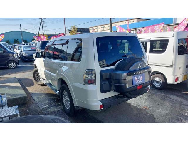 パジェロ ロング　ＧＲ　４ＷＤ　ドライブレコーダー　ＥＴＣ　バックカメラ　ナビ　ＴＶ　アルミホイール　キーレスエントリー　電動格納ミラー　ＡＴ　盗難防止システム　衝突安全ボディ　ＣＤ　ＵＳＢ　ＡＢＳ　ＥＳＣ　エアコン（15枚目）