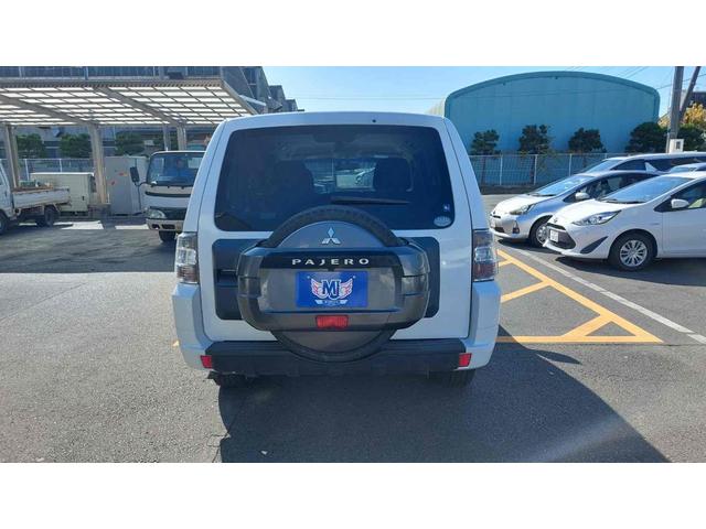 パジェロ ロング　ＧＲ　４ＷＤ　ドライブレコーダー　ＥＴＣ　バックカメラ　ナビ　ＴＶ　アルミホイール　キーレスエントリー　電動格納ミラー　ＡＴ　盗難防止システム　衝突安全ボディ　ＣＤ　ＵＳＢ　ＡＢＳ　ＥＳＣ　エアコン（16枚目）